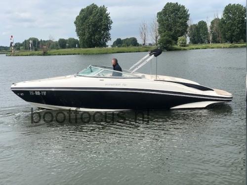 Rinker Captiva 246 CC beoordelingen en specificaties